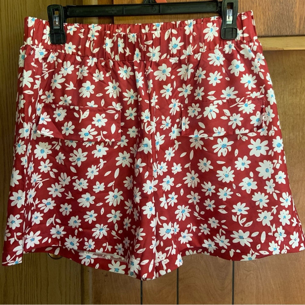 Floral Red Women's Shorts